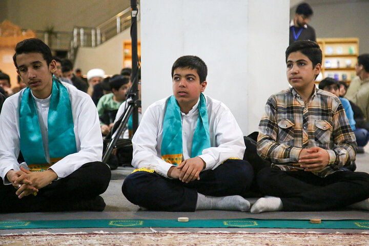 گزارش تصویری | دورهمی قرآنیان قم در ضیافت افطاری حرم حضرت معصومه(س)