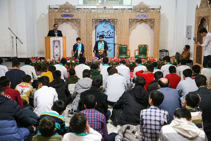 گزارش تصویری | دورهمی قرآنیان قم در ضیافت افطاری حرم حضرت معصومه(س)