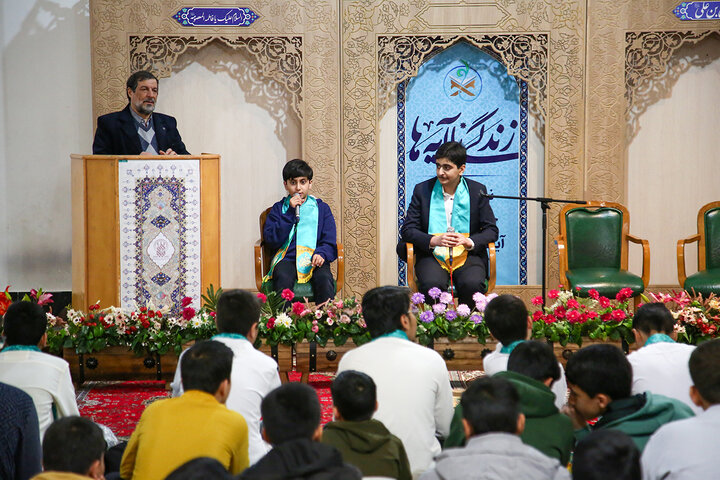 گزارش تصویری | دورهمی قرآنیان قم در ضیافت افطاری حرم حضرت معصومه(س)