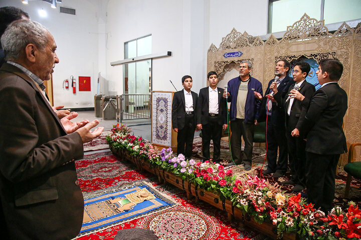 گزارش تصویری | دورهمی قرآنیان قم در ضیافت افطاری حرم حضرت معصومه(س)
