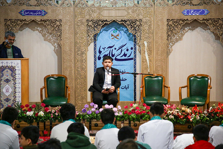 گزارش تصویری | دورهمی قرآنیان قم در ضیافت افطاری حرم حضرت معصومه(س)