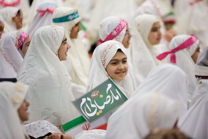 گزارش تصویری | ضیافت افطاری 2000 دانش‌آموزان دختر مشهدی