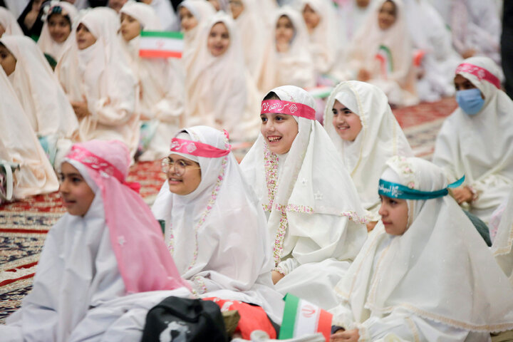 گزارش تصویری | ضیافت افطاری 2000 دانش‌آموزان دختر مشهدی