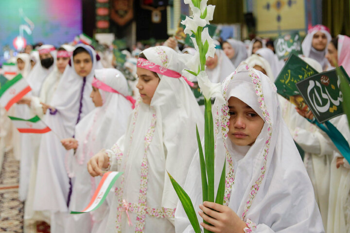 گزارش تصویری | ضیافت افطاری 2000 دانش‌آموزان دختر مشهدی