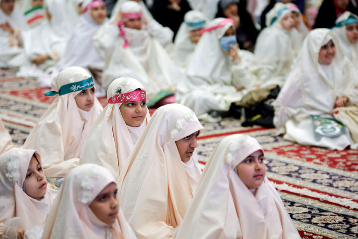 گزارش تصویری | ضیافت افطاری 2000 دانش‌آموزان دختر مشهدی