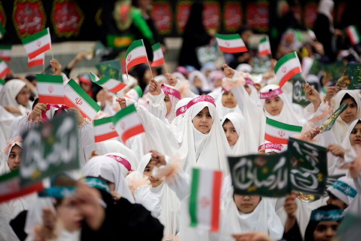 گزارش تصویری | ضیافت افطاری 2000 دانش‌آموزان دختر مشهدی