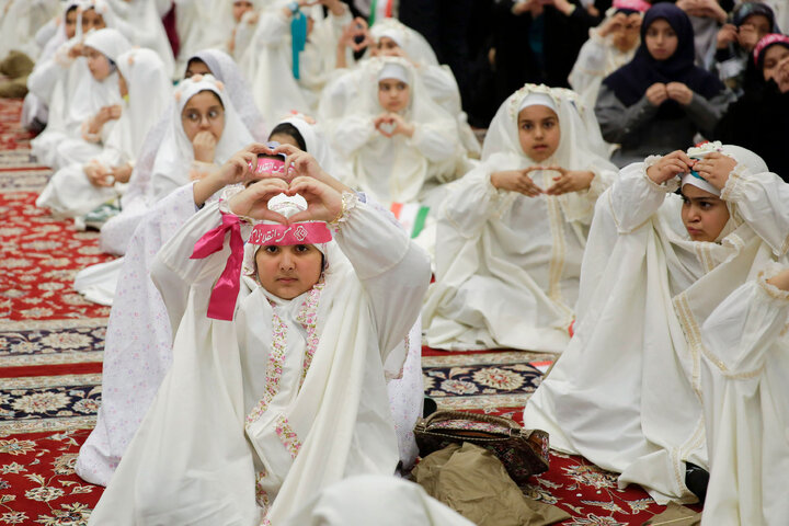 گزارش تصویری | ضیافت افطاری 2000 دانش‌آموزان دختر مشهدی