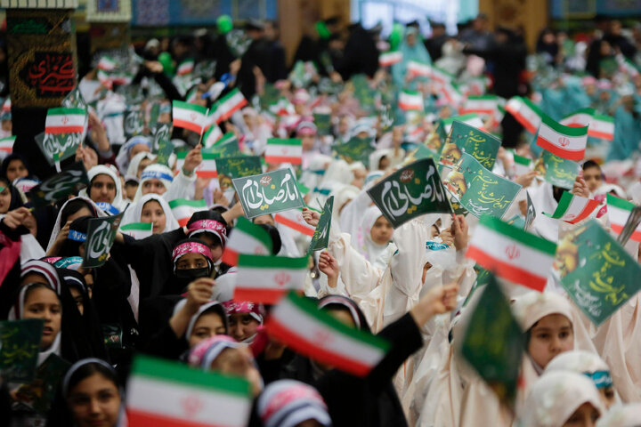 گزارش تصویری | ضیافت افطاری 2000 دانش‌آموزان دختر مشهدی