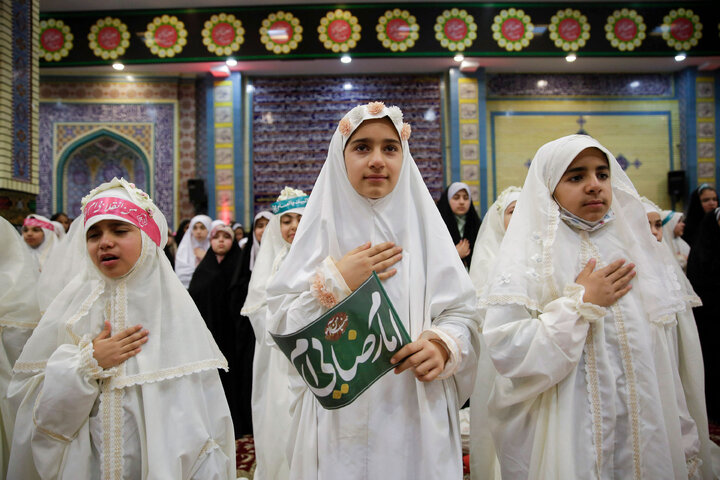 گزارش تصویری | ضیافت افطاری 2000 دانش‌آموزان دختر مشهدی