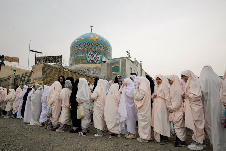 گزارش تصویری | ضیافت افطاری 2000 دانش‌آموزان دختر مشهدی