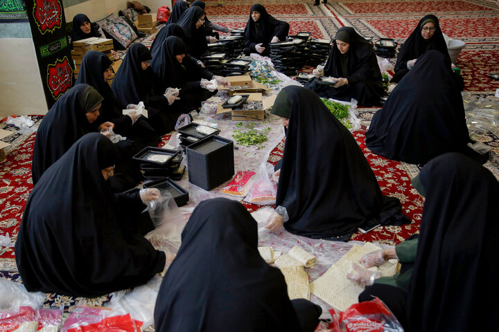 گزارش تصویری | ضیافت افطاری 2000 دانش‌آموزان دختر مشهدی