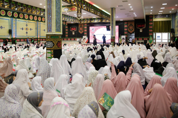 گزارش تصویری | ضیافت افطاری 2000 دانش‌آموزان دختر مشهدی