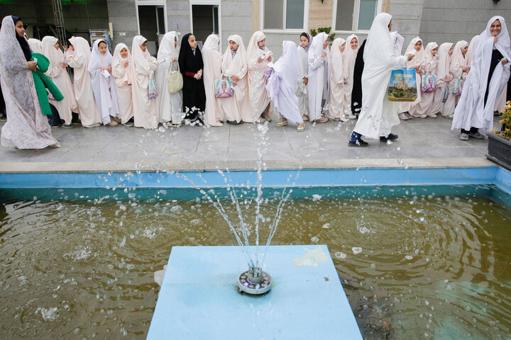 گزارش تصویری | ضیافت افطاری 2000 دانش‌آموزان دختر مشهدی