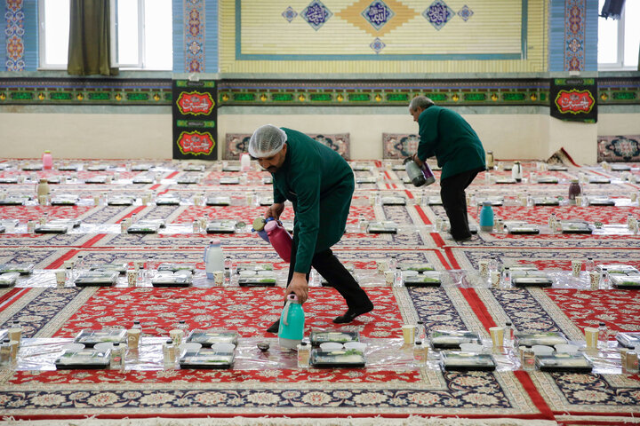 گزارش تصویری | ضیافت افطاری 2000 دانش‌آموزان دختر مشهدی