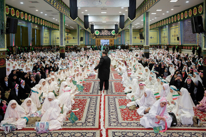 گزارش تصویری | ضیافت افطاری 2000 دانش‌آموزان دختر مشهدی