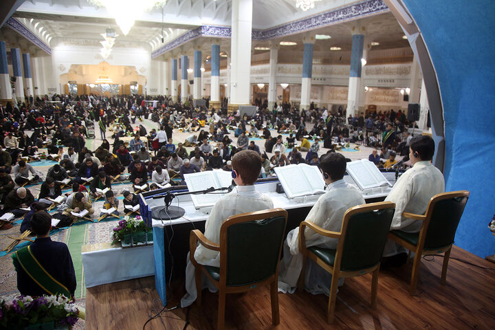 گزارش تصویری | ترتیل‌خوانی قاریان نوجوان با حضور خانواده‌ها در حرم بانوی کرامت