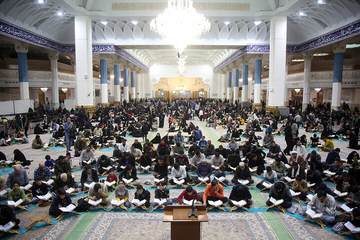 گزارش تصویری | ترتیل‌خوانی قاریان نوجوان با حضور خانواده‌ها در حرم بانوی کرامت