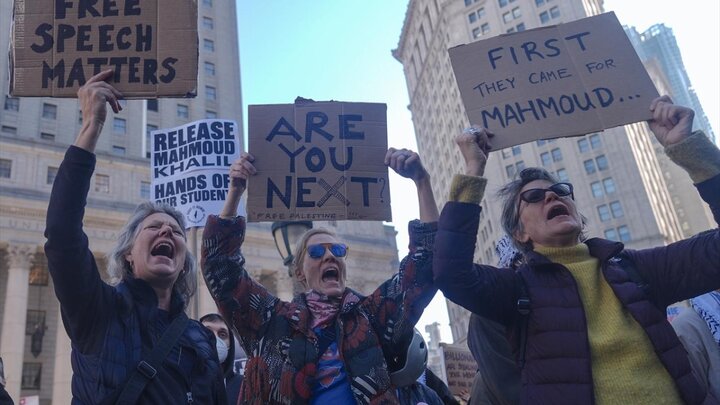 گزارش تصویری | تظاهرات در واشنگتن و نیویورک برای آزادی «محمود خلیل» فعال فلسطینی