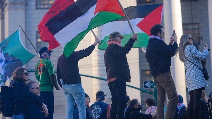 گزارش تصویری | تظاهرات در واشنگتن و نیویورک برای آزادی «محمود خلیل» فعال فلسطینی