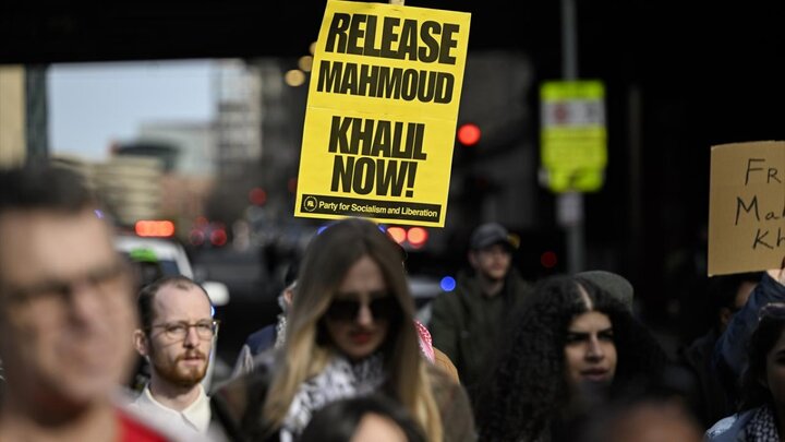 گزارش تصویری | تظاهرات در واشنگتن و نیویورک برای آزادی «محمود خلیل» فعال فلسطینی