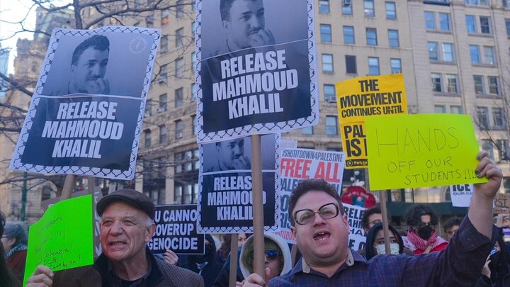 گزارش تصویری | تظاهرات در واشنگتن و نیویورک برای آزادی «محمود خلیل» فعال فلسطینی