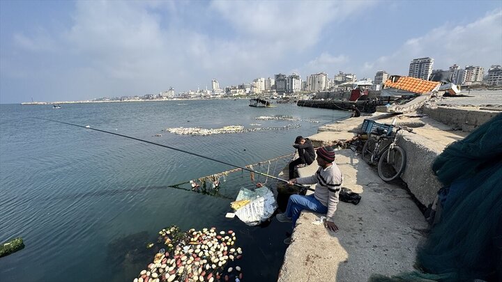 تقرير مصور/ أضرار جسيمة تحديات كبيرة تواجه صيادي الأسماك في قطاع غزة بسبب العدوان الصهيوني