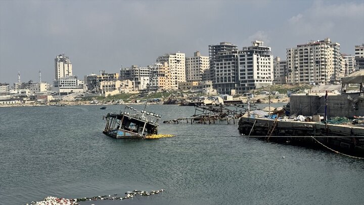 تقرير مصور/ أضرار جسيمة تحديات كبيرة تواجه صيادي الأسماك في قطاع غزة بسبب العدوان الصهيوني