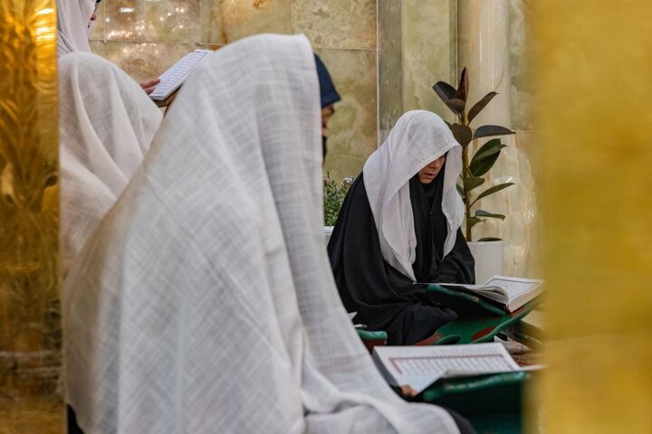 تقرير مصور/ العتبة العباسية تقيم ختمة قرآنية رمضانية في حرم مرقد أبي الفضل (عليه السلام)