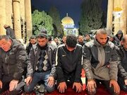 فیديو |  أجواء روحانية مهيبة مع أذان العشاء داخل المصلى القبلي في المسجد الأقصى