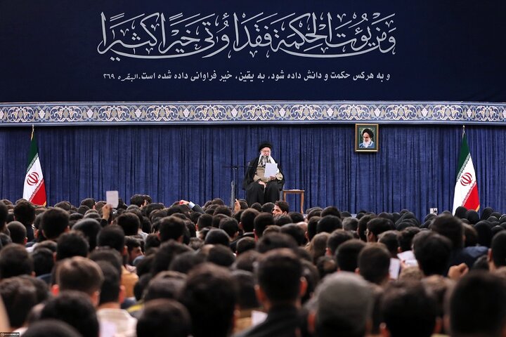 دیدار دانشجویان