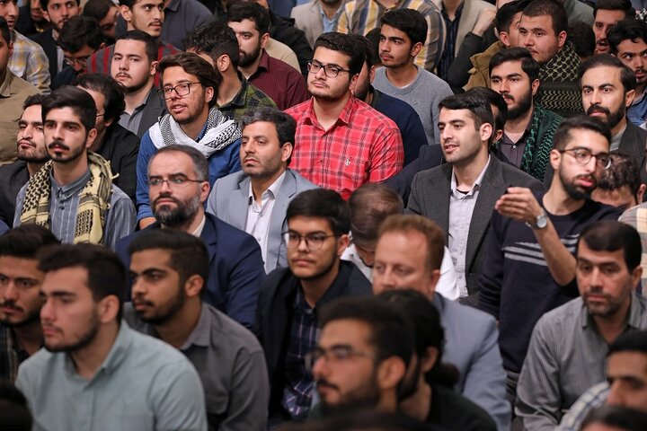 دیدار دانشجویان