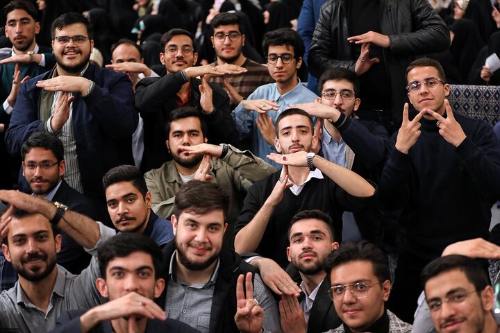 دیدار دانشجویان