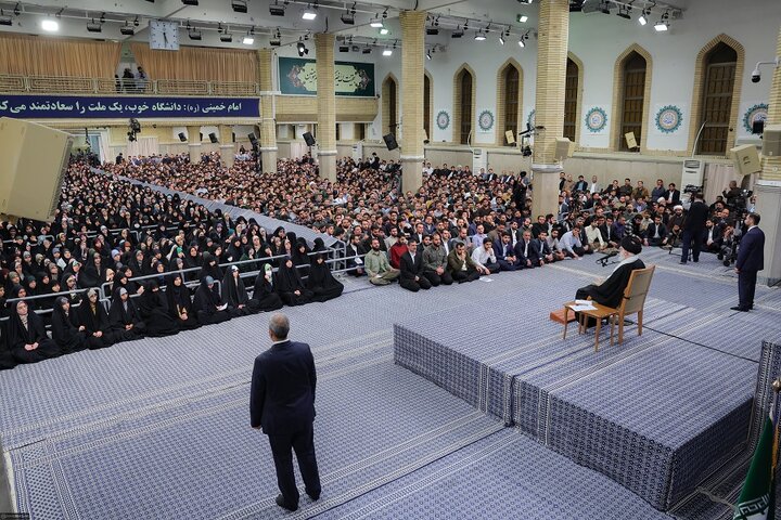 دیدار دانشجویان با رهبر انقلاب