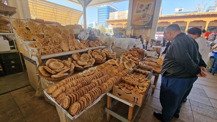 Photos: "Patir" bread; an essential item on table of Uzbeks during Ramadan