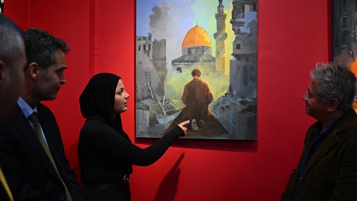تقرير مصور/ طلاب ثانوية مدرسة في مدينة تركية يتضامنون مع غزة من خلال رسم لوحات فنية