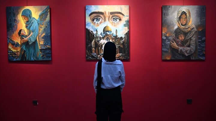 تقرير مصور/ طلاب ثانوية مدرسة في مدينة تركية يتضامنون مع غزة من خلال رسم لوحات فنية
