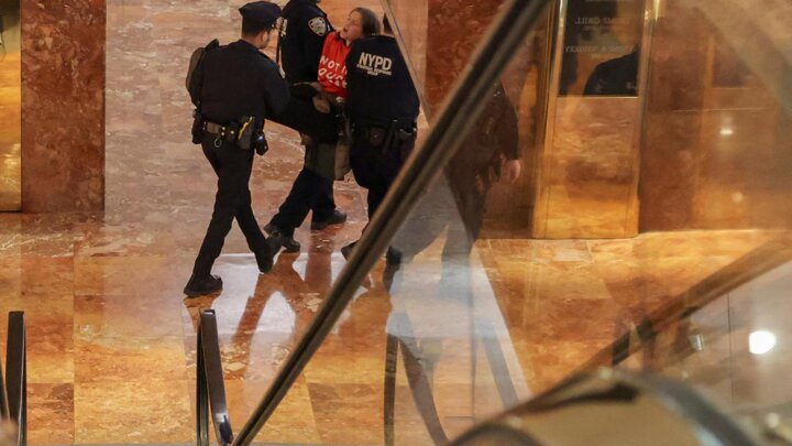 图文直击 | 纽约声援巴勒斯坦学生抗议者遭警方镇压