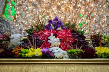 ویدیو | گل‌آرایی حرم امام حسین(ع) با دو هزار شاخه گل!