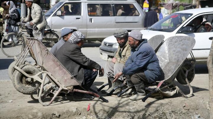 شهروندان شیعه کابل: حکومت طالبان و سازمان‌های بین‌المللی به جای توزیع مواد غذایی، به فکر اشتغال‌زایی باشند