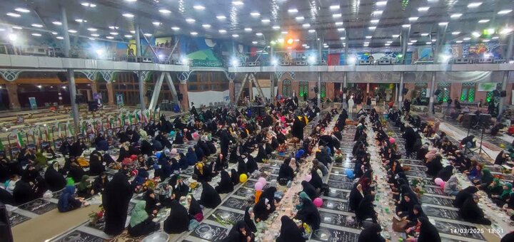 اطعام ۱۲۰۰ روزه‌دار توسط موکب شهید میرزاکوچک شهر رشت