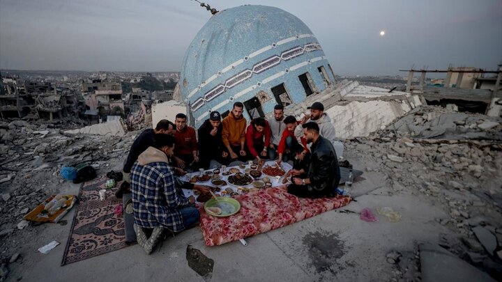 Ripoti ya Picha | Iftar kwenye Magofu ya Msikiti wa Salim Abu Muslim huko Bait Lahia