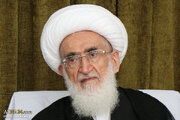 آية الله نوري الهمداني يعزي بحادثة الانفجار في ميناء الشهيد رجائي