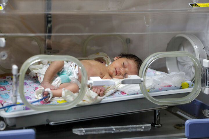 گزارش تصویری | حضور خدام حرم مطهر رضوی در بیمارستان 22 بهمن