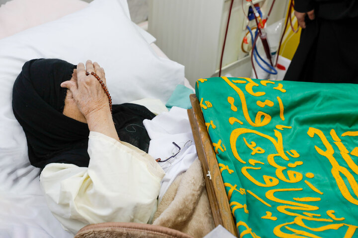 گزارش تصویری | حضور خدام حرم مطهر رضوی در بیمارستان 22 بهمن