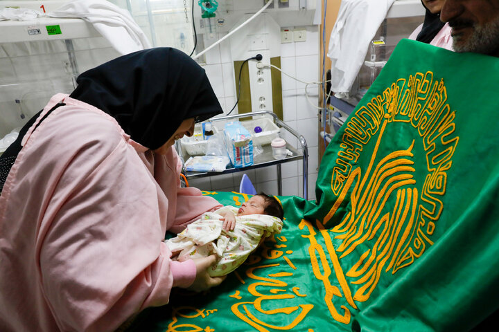 گزارش تصویری | حضور خدام حرم مطهر رضوی در بیمارستان 22 بهمن