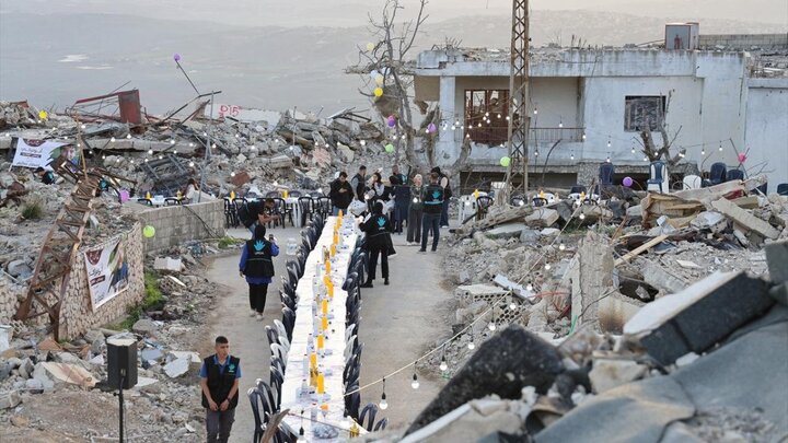 تقرير مصور/ افطار جماعي بين الأنقاض في بلدة كفر شوبا اللبنانية