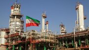 29. Farwardin - Jahrestag der Verstaatlichung der iranischen Ölindustrie - Einleitung des schrittweisen Rückzugs Großbritanniens aus der Region