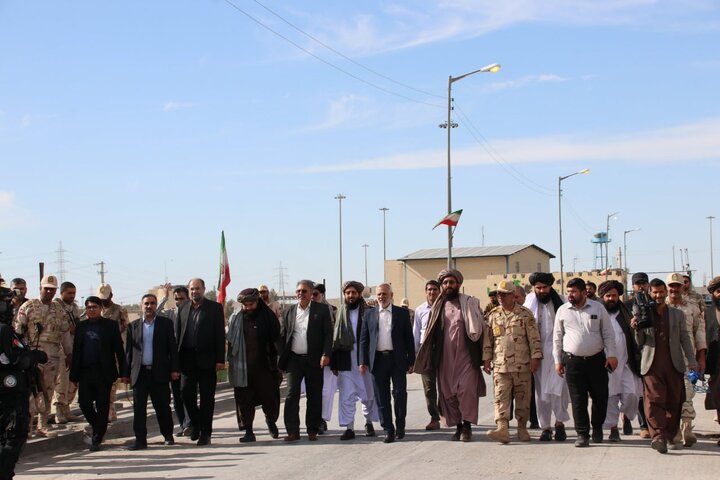 ۲۱۱ زندانی افغان در ایران به مسئولان افغانستان تحویل داده شد