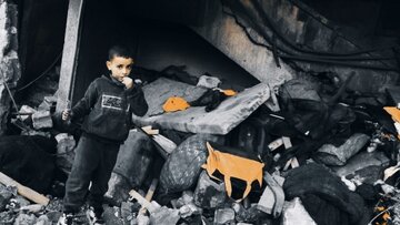 Israel Bombardir Kamp Nuseirat, Anak-anak Palestina Makan Daun untuk Bertahan Hidup