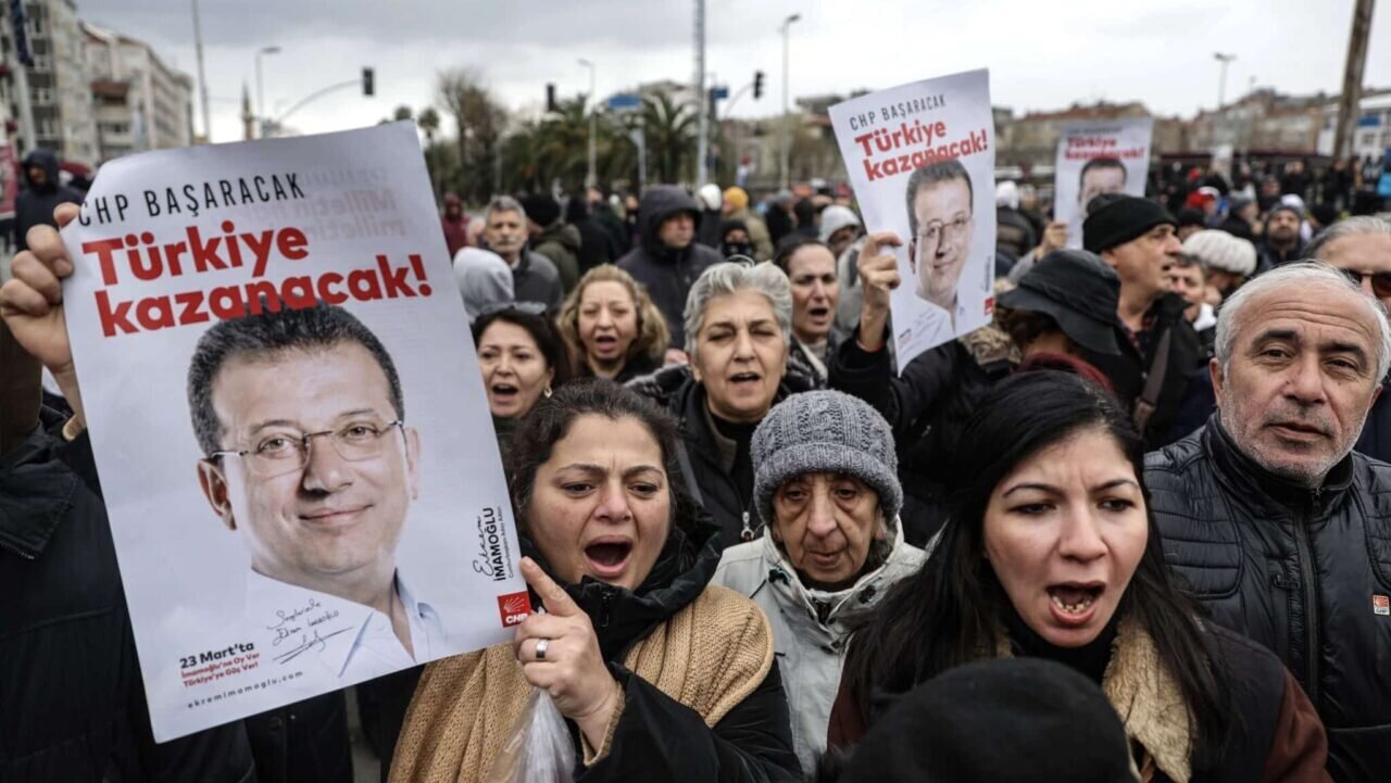 Nûçeyên Ewropayê
Hejmara kesên ku di çalakiyên protestoyî yên li Tirkiyeyê de hatin binçavkirin derket 343yan